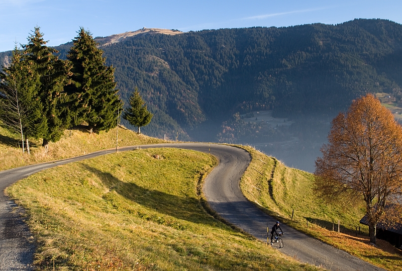 Vue sur le Mt Bisanne, l'une des plus difficiles montées française des Alpes du Nord.jpg